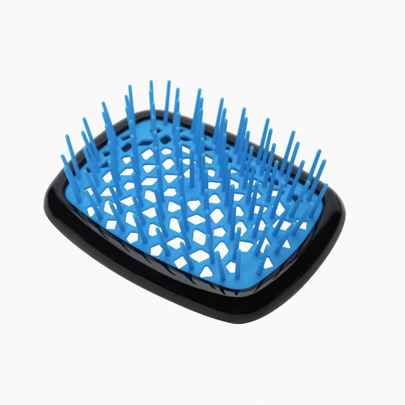 Ibiza Hair AirWave AM shower brush angled view