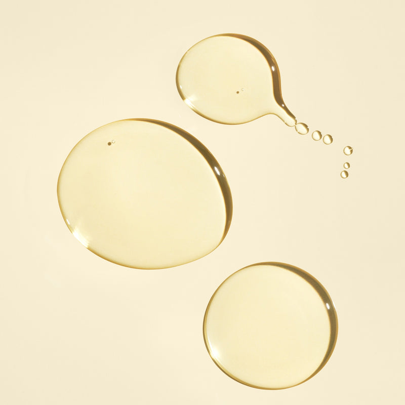 Golden texture of Oribe Gold Lust Nourishing Hair Oil
